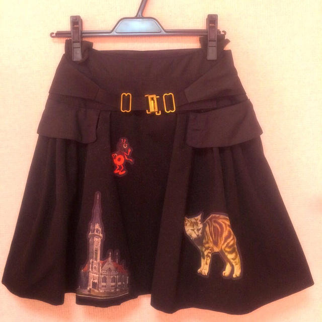 UNDERCOVER(アンダーカバー)のUNDERCOVER スカート レディースのスカート(ひざ丈スカート)の商品写真