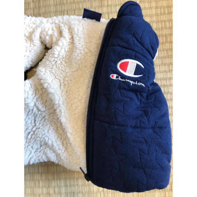 Champion(チャンピオン)のほぼ新品 チャンピオン ベスト 70-80 キッズ/ベビー/マタニティのベビー服(~85cm)(ジャケット/コート)の商品写真