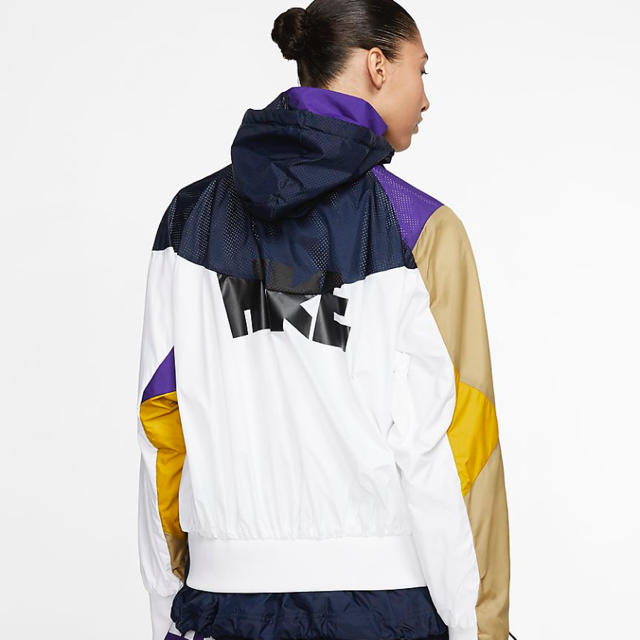 sacai(サカイ)のサイズL  sacai nike  ブルゾン  フーデッド アノラック レディースのジャケット/アウター(ブルゾン)の商品写真