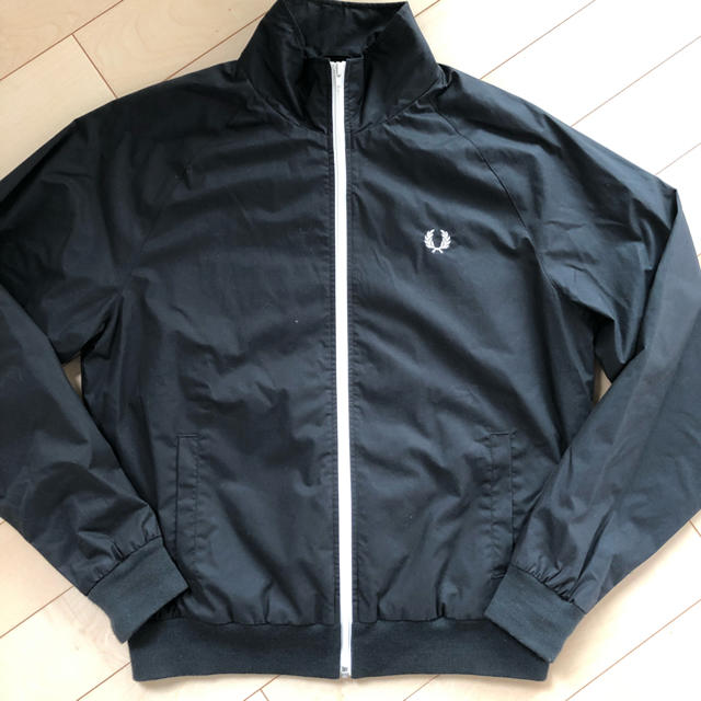 FRED PERRY(フレッドペリー)のFRED PERRY フレッドペリー ブルゾン ジャケット ブラック M メンズのジャケット/アウター(ブルゾン)の商品写真