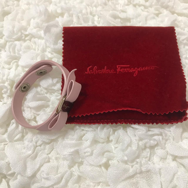 Salvatore Ferragamo(サルヴァトーレフェラガモ)のフェラガモ バングル レディースのアクセサリー(ブレスレット/バングル)の商品写真