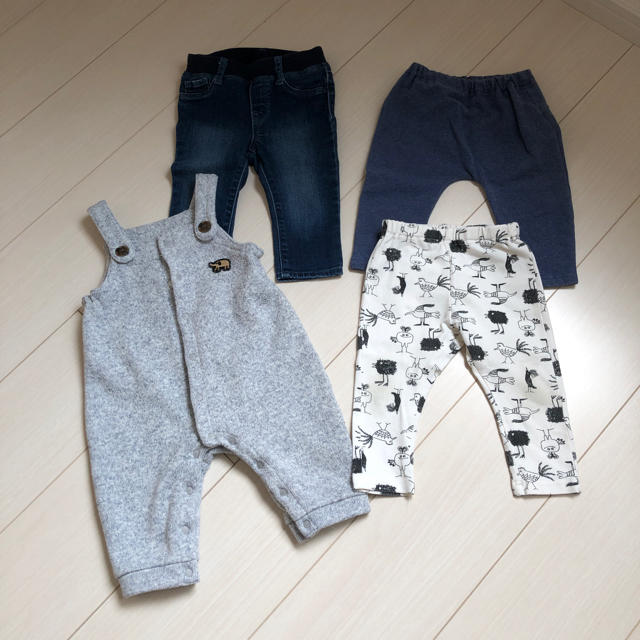 babyGAP(ベビーギャップ)のパンツ4枚セット キッズ/ベビー/マタニティのベビー服(~85cm)(パンツ)の商品写真