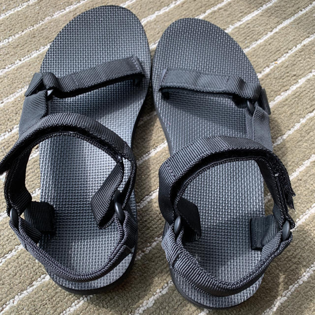 Teva(テバ)のtevaサンダル 黒 24㌢ レディースの靴/シューズ(サンダル)の商品写真