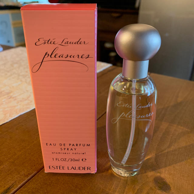 Estee Lauder(エスティローダー)のエスティ・ローダー プレジャーズ オーデパフュームスプレイ30ml コスメ/美容の香水(香水(女性用))の商品写真