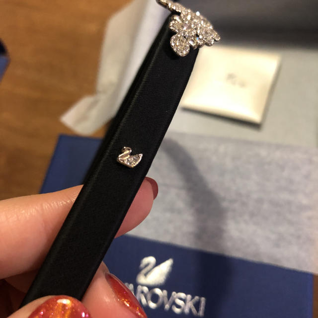 SWAROVSKI(スワロフスキー)のスワロフスキーSWAROVSKIカチューシャ レディースのヘアアクセサリー(カチューシャ)の商品写真