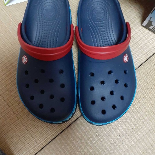 crocs(クロックス)のcrocs メンズの靴/シューズ(サンダル)の商品写真