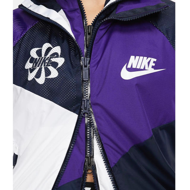 sacai(サカイ)のL Nike Sacai Hooded Anorak 紫 国内正規品 レディースのジャケット/アウター(ナイロンジャケット)の商品写真