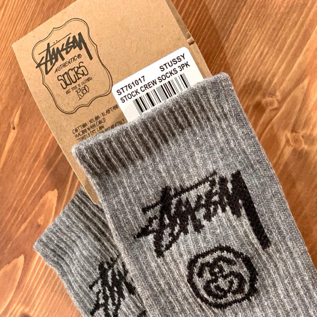 STUSSY(ステューシー)の【海外限定】STUSSY ストックロゴ ソックス / グレー / 靴下 メンズのレッグウェア(ソックス)の商品写真