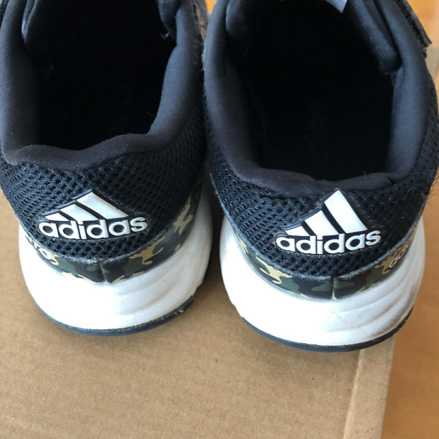 adidas(アディダス)のアディダス 18.5センチ キッズ/ベビー/マタニティのキッズ靴/シューズ(15cm~)(スニーカー)の商品写真