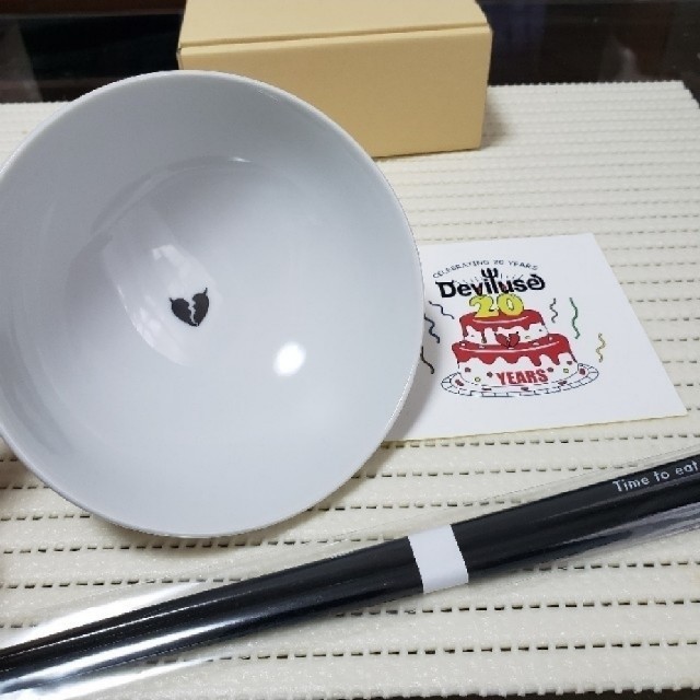 Deviluse(デビルユース)のDeviluse 非売品 お茶碗、箸、ステッカー インテリア/住まい/日用品のキッチン/食器(食器)の商品写真