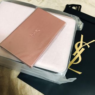 イヴサンローランボーテ(Yves Saint Laurent Beaute)のyslノベルティ(ポーチ)