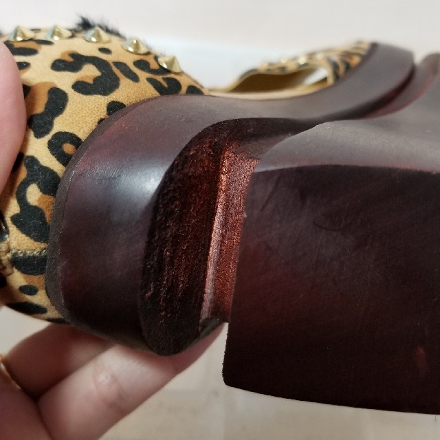 YOSUKE(ヨースケ)の新品未使用！yosuke レオパード スタッズ サンダル レディースの靴/シューズ(サンダル)の商品写真