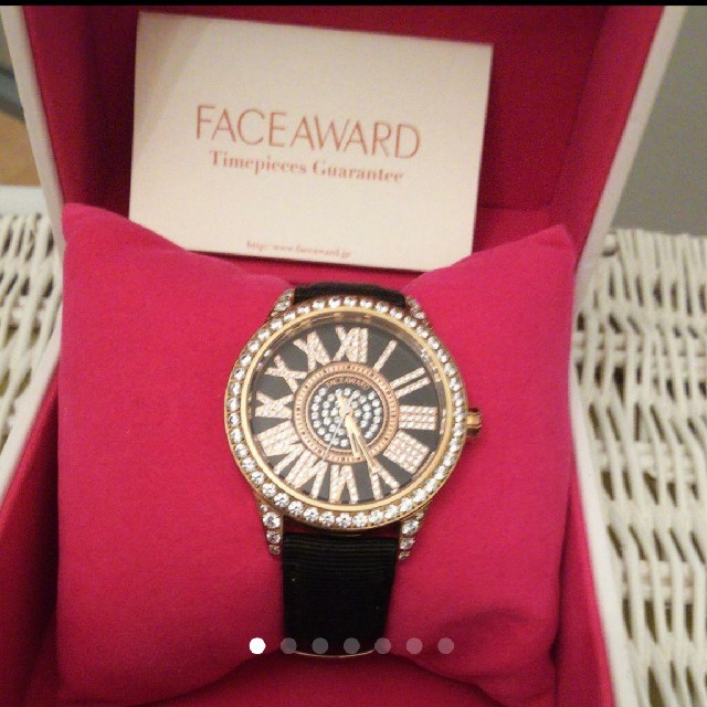 のんのん様専用 Faceawardキラキラ輝く男女兼用腕時計 レディースのファッション小物(腕時計)の商品写真