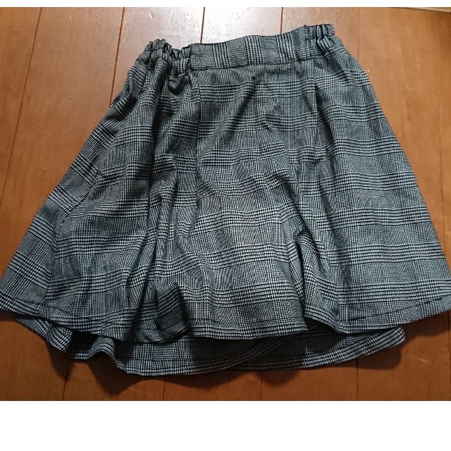 GU(ジーユー)のGU キュロットスカート130㎝ キッズ/ベビー/マタニティのキッズ服女の子用(90cm~)(スカート)の商品写真