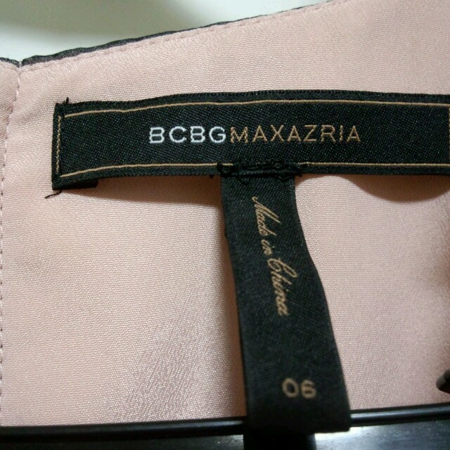 BCBGMAXAZRIA(ビーシービージーマックスアズリア)のBCBGワンピース レディースのワンピース(ひざ丈ワンピース)の商品写真