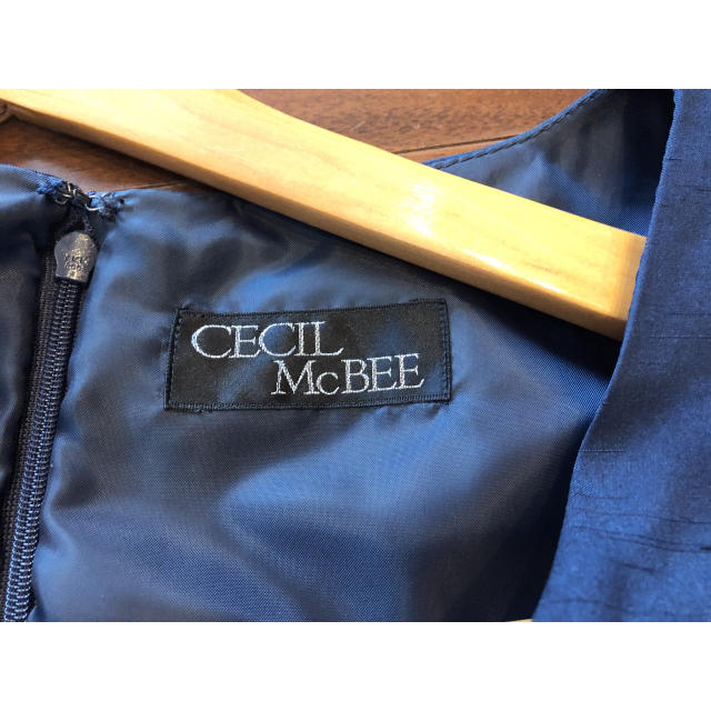 CECIL McBEE(セシルマクビー)のセシルマクビー ワンピース ドレス レディースのワンピース(ひざ丈ワンピース)の商品写真