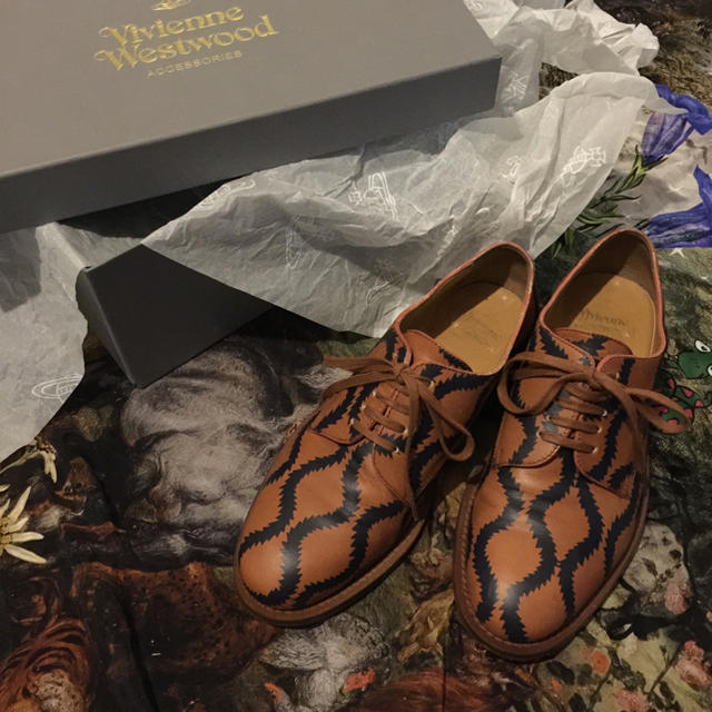 Vivienne Westwood(ヴィヴィアンウエストウッド)のVivienne Westwood スクイグルシューズ ブラウン メンズの靴/シューズ(ドレス/ビジネス)の商品写真