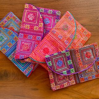 チチカカ(titicaca)のlinlinさま専用◎モン族カラフル刺繍ポーチ3点(ポーチ)