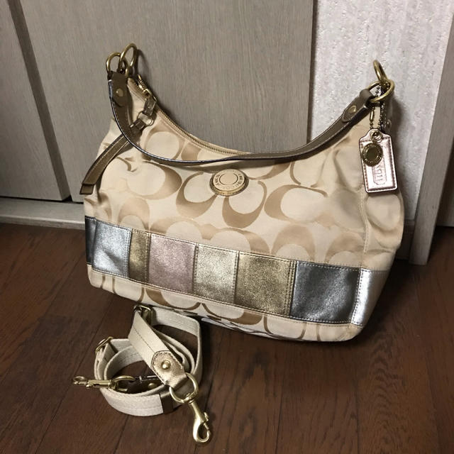 COACH(コーチ)の良品☆シグネチャー  2way  ショルダー  バック COACH レディースのバッグ(ショルダーバッグ)の商品写真