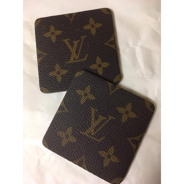 LOUIS VUITTON(ルイヴィトン)の【ランラン様専用 】ノベルティ ルイヴィトン コースター インテリア/住まい/日用品のキッチン/食器(その他)の商品写真