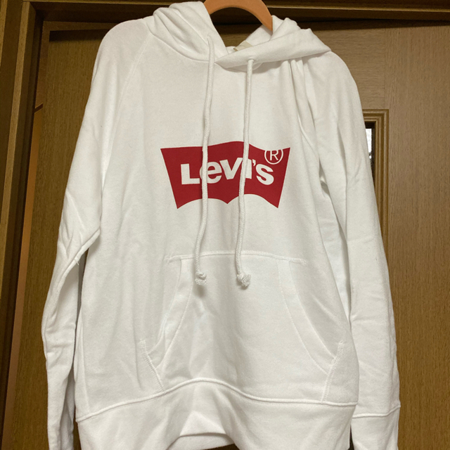 Levi's(リーバイス)のリーバイス プルオーバー
ホワイトS レディースのトップス(パーカー)の商品写真