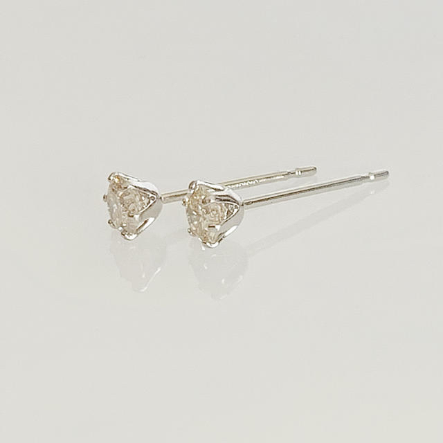 数量限定！大人気！Pt 天然ダイヤ0.30ct ピアス！①