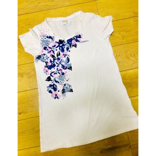 アディダス(adidas)のadidas Tシャツ(Tシャツ(半袖/袖なし))