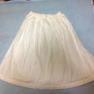 サマンサモスモス(SM2)のehka sopo 白スカート(ひざ丈スカート)