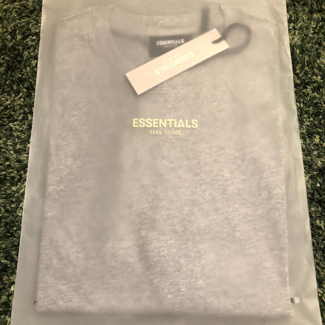 FEAR OF GOD(フィアオブゴッド)のXS グレー Fear Of God Essentials Boxy Tシャツ メンズのトップス(Tシャツ/カットソー(半袖/袖なし))の商品写真