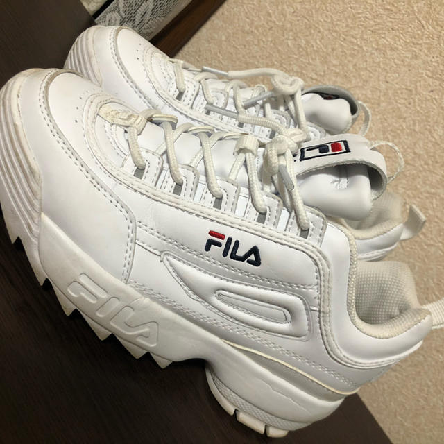 FILA スニーカー