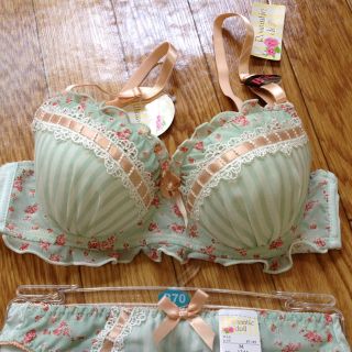 新品☆B70ブラ＆ショーツ(ルームウェア)