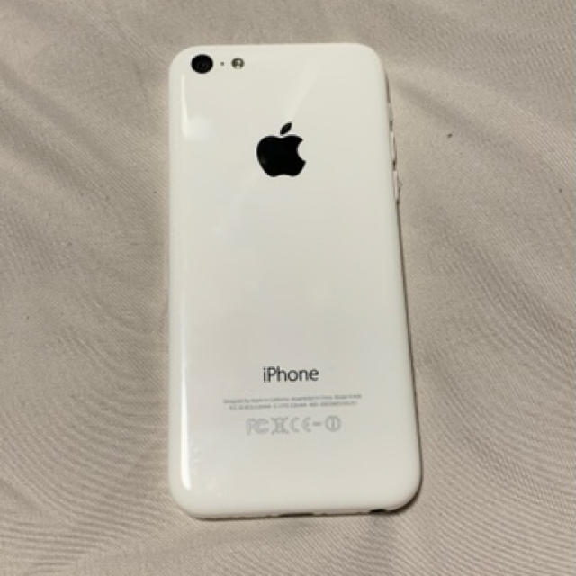 iPhone(アイフォーン)のiPhone5c au ホワイト　 スマホ/家電/カメラのスマートフォン/携帯電話(スマートフォン本体)の商品写真