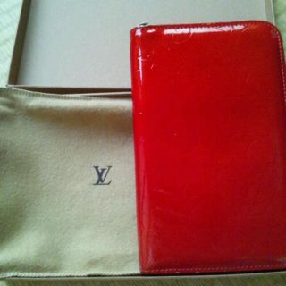 ルイヴィトン(LOUIS VUITTON)のヴェルニ財布♪(財布)