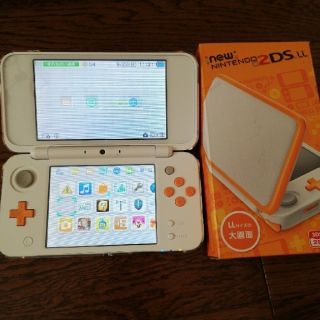 ニンテンドー2DS LL　本体　マイクロSD付(携帯用ゲーム機本体)