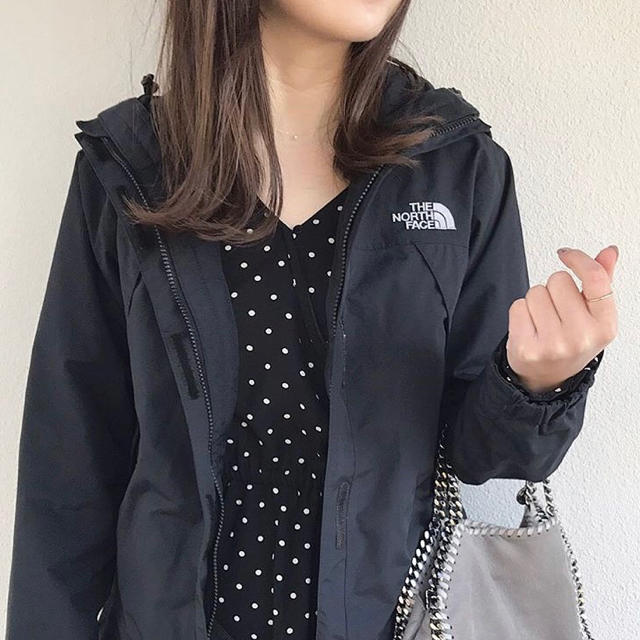 THE NORTH FACE(ザノースフェイス)のスクープジャケット♡最終値下げ レディースのジャケット/アウター(ナイロンジャケット)の商品写真