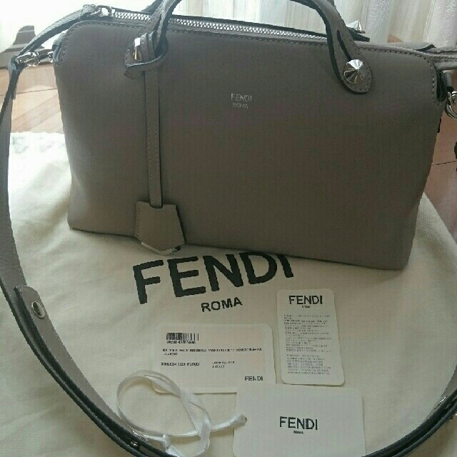 FENDI(フェンディ)のFENDI バイザウェイ 新品同様 グレージュ レディースのバッグ(ショルダーバッグ)の商品写真