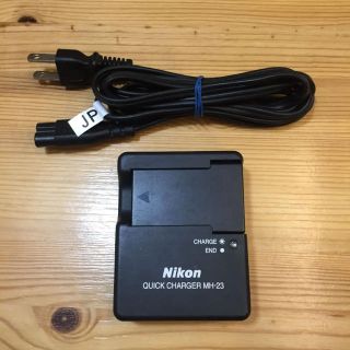 ニコン(Nikon)のNIKON★ニコン★クイックチャージャー★充電(バッテリー/充電器)