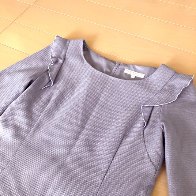 PROPORTION BODY DRESSING(プロポーションボディドレッシング)の秋冬用プロポーションボディドレッシング★肩フリル★ワンピ レディースのワンピース(ひざ丈ワンピース)の商品写真