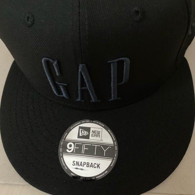 GAP(ギャップ)のGAP 日本限定販売 NEW ERAコラボ キャップ メンズの帽子(キャップ)の商品写真