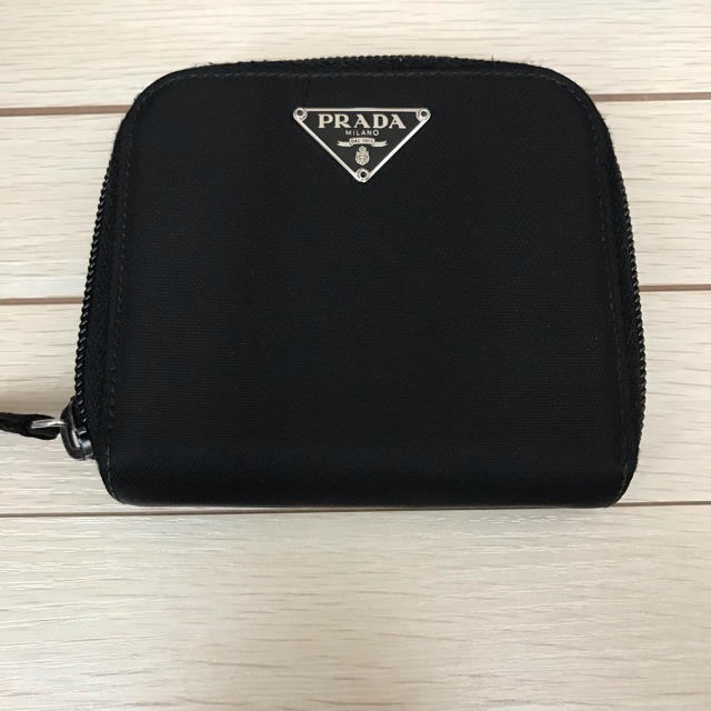 レディースPRADA☆二つ折り財布