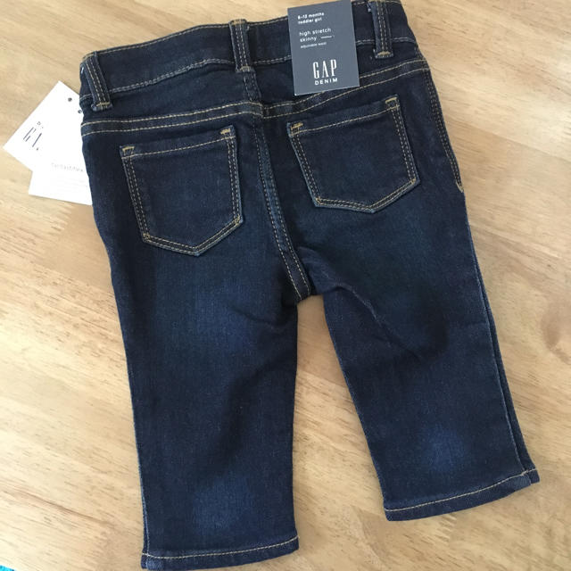 babyGAP(ベビーギャップ)のベビーGAP スキニー デニム キッズ/ベビー/マタニティのベビー服(~85cm)(パンツ)の商品写真