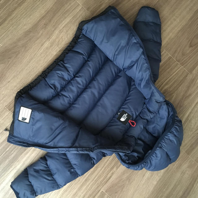 THE NORTH FACE(ザノースフェイス)のザ ノースフェイス ダウンジャケット アウター キッズ/ベビー/マタニティのキッズ服男の子用(90cm~)(ジャケット/上着)の商品写真