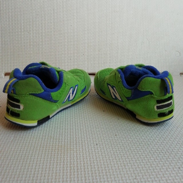 New Balance(ニューバランス)のスニーカー　15.5㎝　 キッズ/ベビー/マタニティのキッズ靴/シューズ(15cm~)(スニーカー)の商品写真