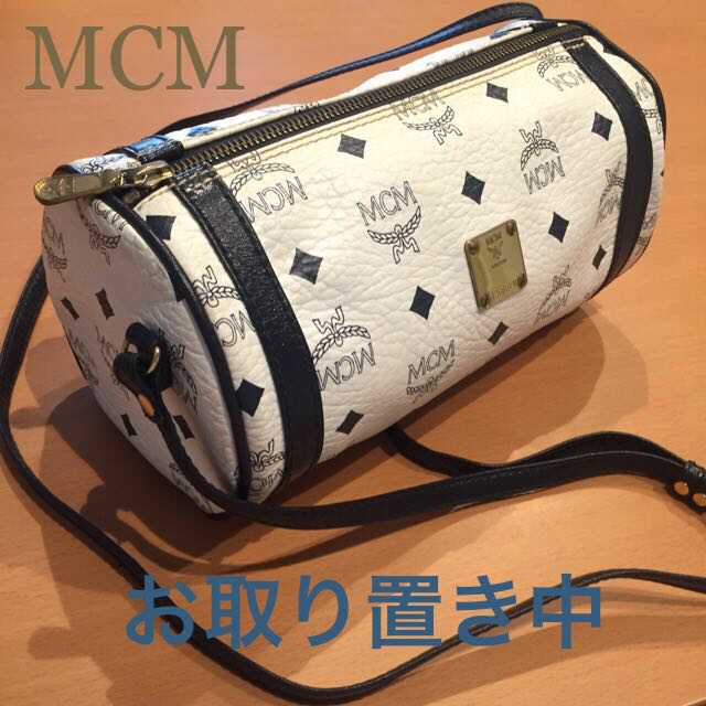 MCM(エムシーエム)の10/10までお取り置き中 レディースのバッグ(ショルダーバッグ)の商品写真