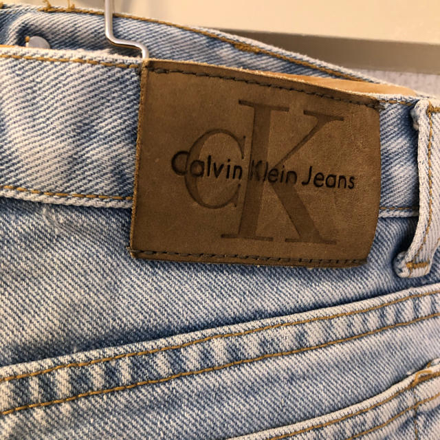 Calvin Klein(カルバンクライン)の【カルバン・クライン】ショートデニム レディースのパンツ(デニム/ジーンズ)の商品写真