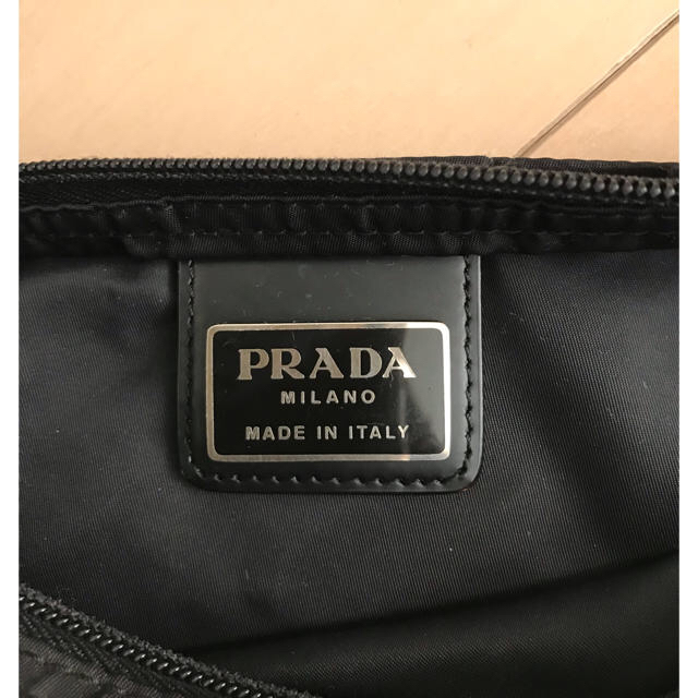 プラダ　ショルダーバッグ　黒　ブラック　美品　PRADA　ポシェット 斜め掛けかばん　r274