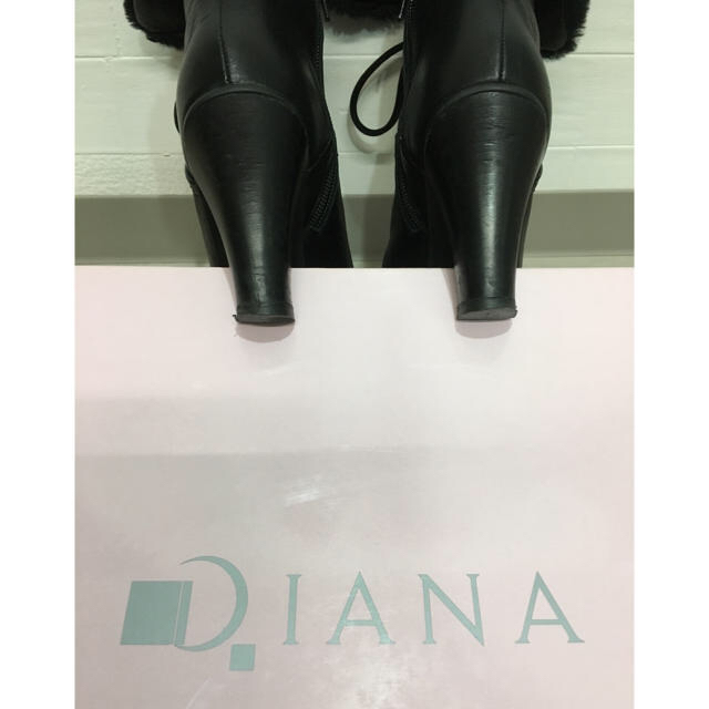 DIANA(ダイアナ)のダイアナ 編み上げファー黒ブーツ レディースの靴/シューズ(ブーツ)の商品写真