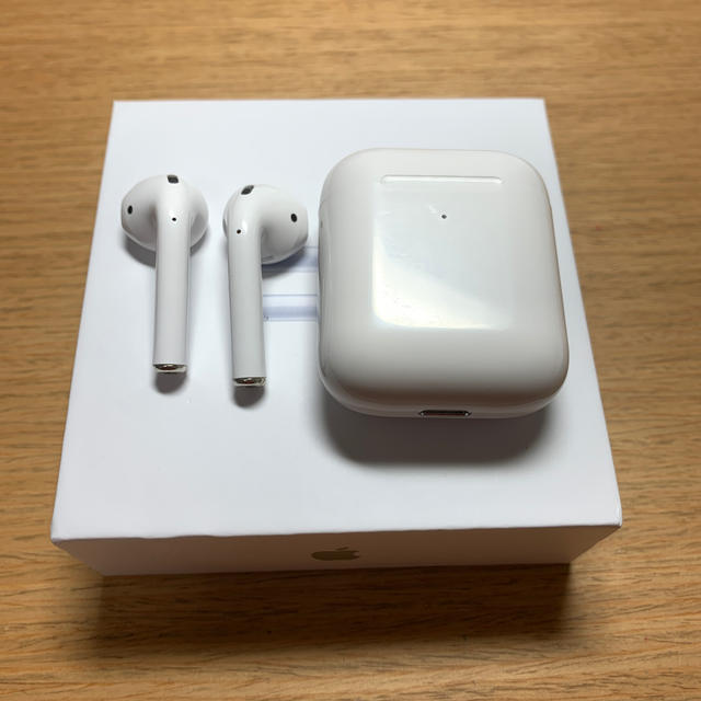 Apple - AirPods 第二世代 ワイヤレス充電ケースモデルの通販 by S.D ｜アップルならラクマ