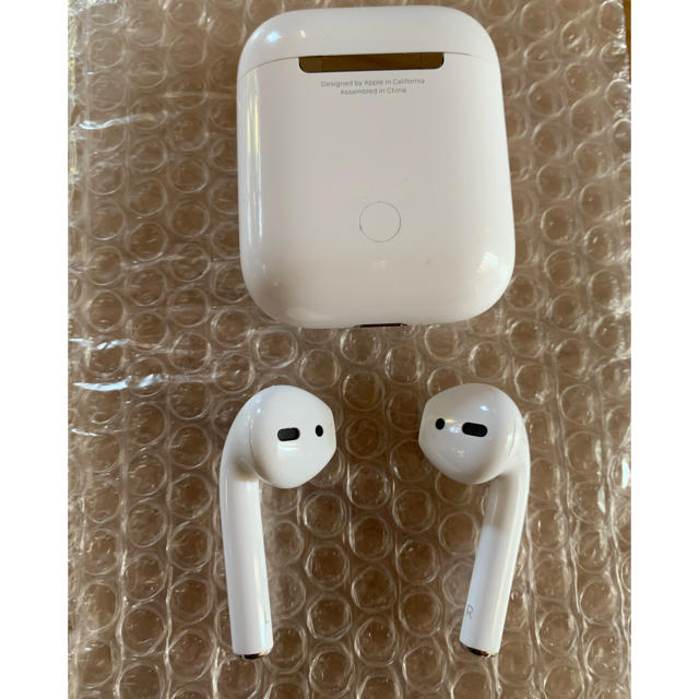 Apple(アップル)のAirPods スマホ/家電/カメラのオーディオ機器(ヘッドフォン/イヤフォン)の商品写真