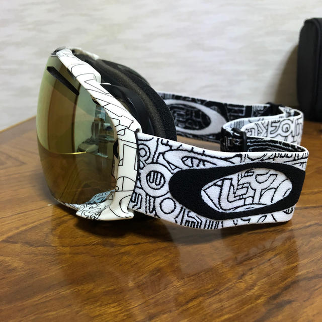 Oakley(オークリー)のgmen様   専用 ゴーグル エアブレイク 中古 美品 スポーツ/アウトドアのスノーボード(ウエア/装備)の商品写真